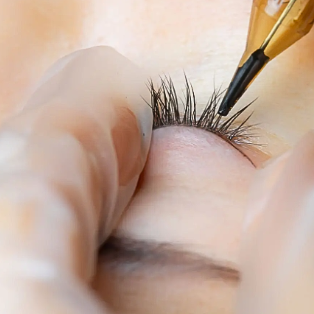 Ras de cils en Maquillage Permanent